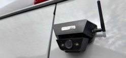 La telecamera wireless che si posiziona, si accende, si utilizza