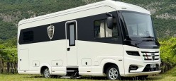 Un prestigioso liner di lusso in formato ridotto