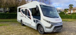  Novit&agrave; 2021, un motorhome super accessoriato, con letto centrale e soggiorno di tendenza 