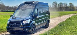  Van a trazione integrale con un ricco allestimento 
