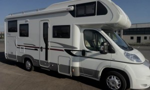 Verniciatura e rinnovo adesivi Adria Coral 660 SP