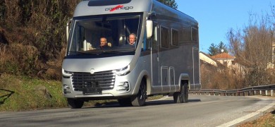 Video CamperOnTest: Carthago Chic E-line 61 XL LE Mercedes