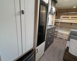 Hobby de luxe 490 kmf 2025