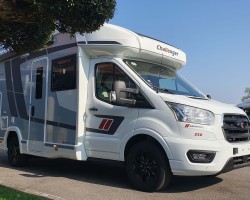 Challenger 250 graphite edition 2026