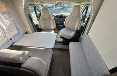 Semintegrale Carado V 347 Con Basculante Km Zero 2025