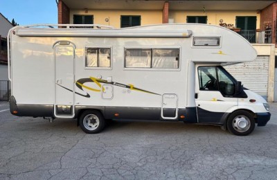 Camper usati: Mansardato Rimor Super Brig 678