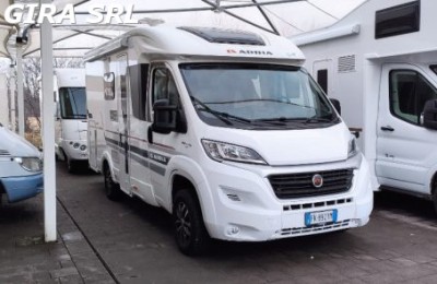 Camper usati: Semintegrale Adria Compact Scs
