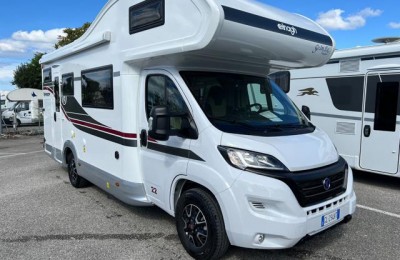 Camper usati: Mansardato Elnagh Baron 22