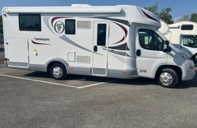 Camper usati: Semintegrale Elnagh Baron 579