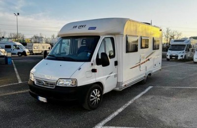 Camper usati: Semintegrale Sea Sharky M 9
