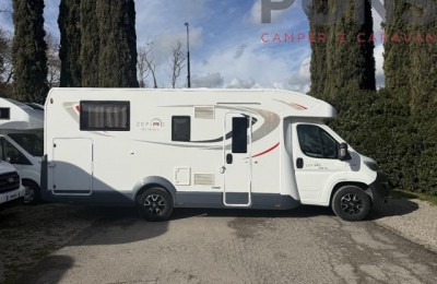 Camper usati: Semintegrale Roller Team Zefiro 265 Tl