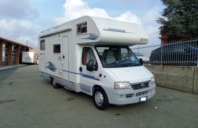 Mansardato Adria Coral 660sp Mansardato Garage