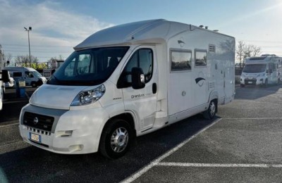 Camper usati: Semintegrale Roller Team Granduca Garage P