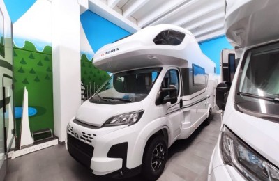 Mansardato Adria Coral Xl 650 Dk