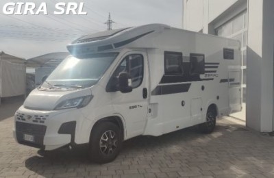 Camper usati: Semintegrale Roller Team Zefiro 295 Tl
