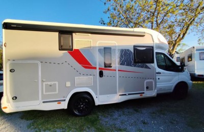 Camper usati: Semintegrale Challenger 260 Graphite Premium