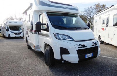 Camper usati: Semintegrale Elnagh Baron 531