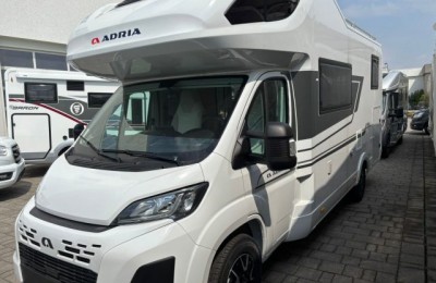 Mansardato Adria Coral Xl 600 Dp 60y