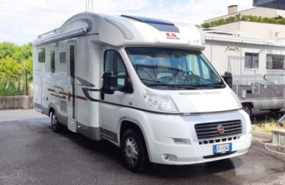 Camper usati: Semintegrale Adria Matrix M 680 Sl