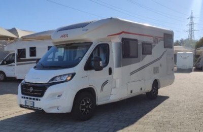 Camper usati: Semintegrale Arca P 699 Glm