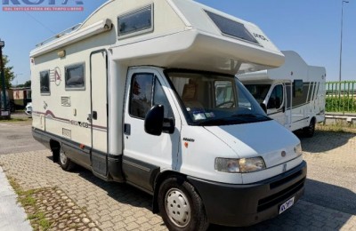 Camper usati: Mansardato Arca America 403 Family