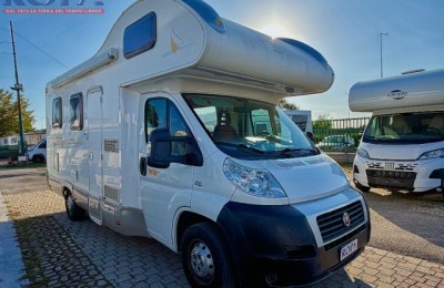 Camper usati: Mansardato Rimor Katamarano 1