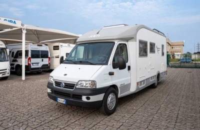 Camper usati: Semintegrale Arca P 694 Ldx