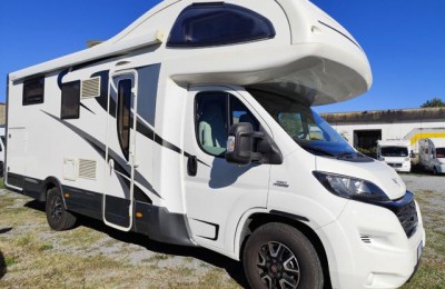 Camper usati: Mansardato Mobilvetta Kea M79 Letto Nautico