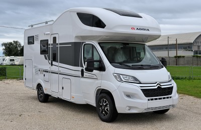 Mansardato Adria Coral Xl Axess 600 Dp