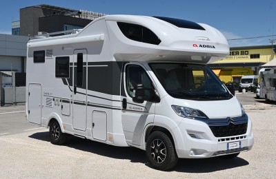 Mansardato Adria Coral Xl Axess 600 Dp
