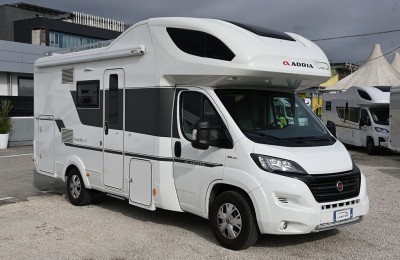 Mansardato Adria Coral Xl Axess 600 Dp