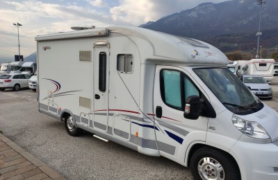 Semintegrale Frankia T680 Holiday Class