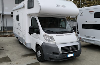 Camper usati: Mansardato Elnagh Sharky