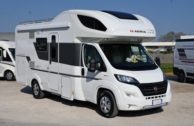 Mansardato Adria Coral Xl Axess 600 Dp