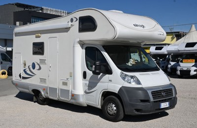 Camper usati: Mansardato Elnagh Baron 37