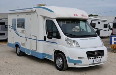 Camper usati: Semintegrale Adria Adriatik Coral Sport S573 Ds
