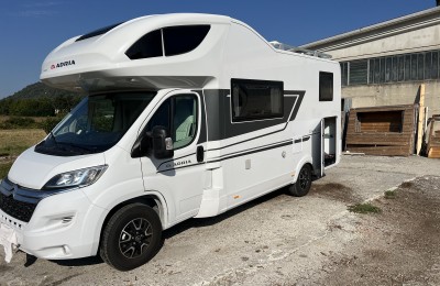 Camper usati: Mansardato Adria Coral Xl 600 Dp
