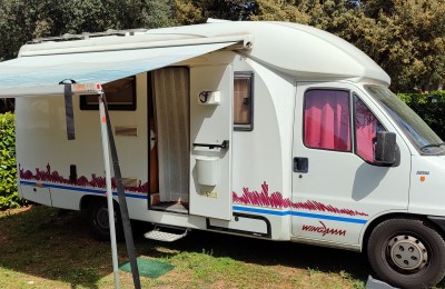 Camper usati: Semintegrale Wingamm Oasi 620