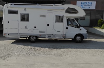 Camper usati: Mansardato Elnagh Super D 111