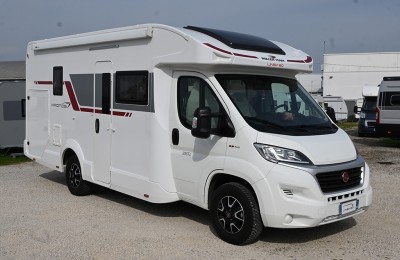 Camper usati: Semintegrale Roller Team Kronos 295 Tl