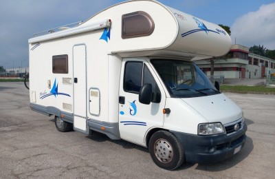 Camper usati: Mansardato Elnagh Marlin 64
