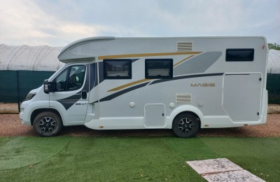 Camper usati: Semintegrale C.i. Magis 95 Xt