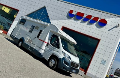 Camper usati: Semintegrale Roller Team Zefiro 284 