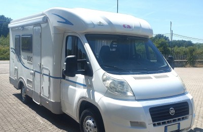 Camper usati: Semintegrale Adria Coral Sport