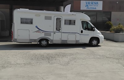 Camper usati: Semintegrale Adria Coral 650 Sp