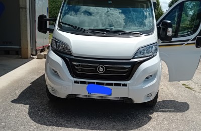 Camper usati: Semintegrale Benimar Mileo 268