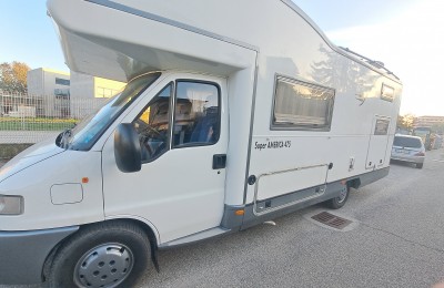 Camper usati: Mansardato Arca Superamerica 475