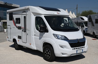 Camper usati: Semintegrale Bürstner Nexxo Van T 590g