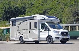 Camper usati: Semintegrale Chausson 777 Ultimate Titanium