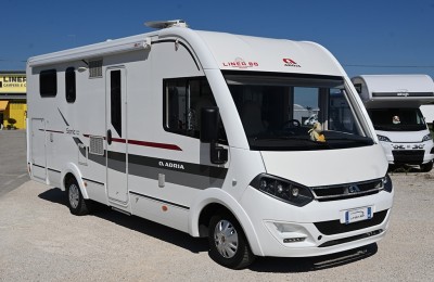 Camper usati: Motorhome Adria Sonic Axess 700 Sl